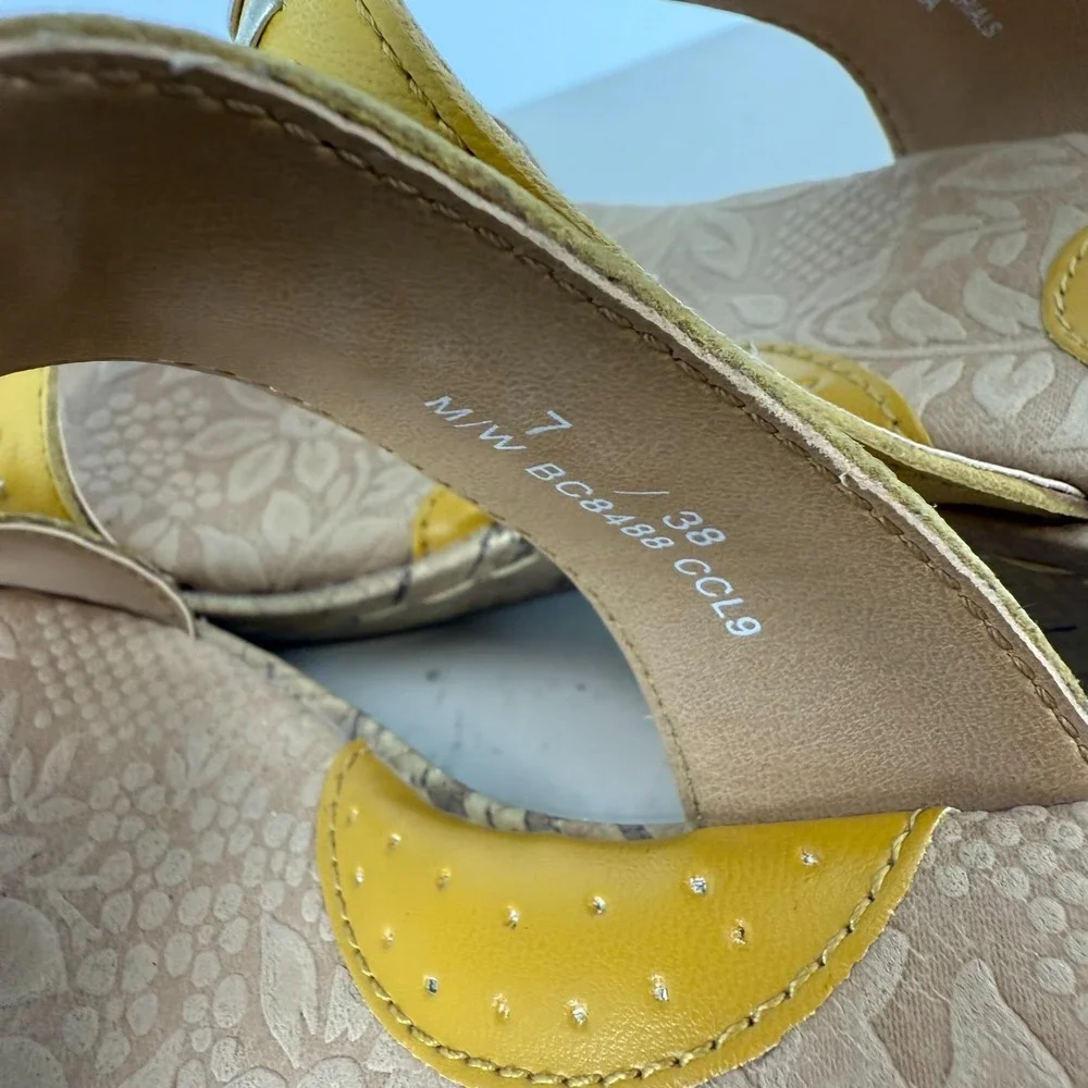 B.O.C. Born‎ Concept Floral Open Toe Platform Heel Wedge Sandals Yellow Size 7